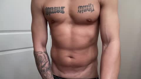 Snapshot of fithornyandtatted chatting on 01-09-26, 10:22 fithornyandtatted online show from 01-09-26, 10:22