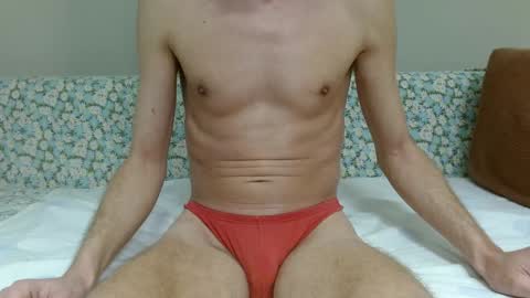 Snapshot of fithotguy90 chatting on 01-11-25, 12:22 Luis online show from 01-11-25, 12:22