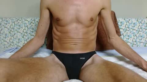 Snapshot of fithotguy90 chatting on 10-08-25, 11:24 Luis online show from 10-08-25, 11:24