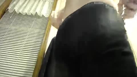 Snapshot of fitshow75 chatting on 01-26-25, 03:06 Links in Bio below online show from 01-26-25, 03:06