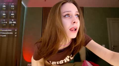 im Linda please give me thumbs up online show from 03-11-26, 03:23