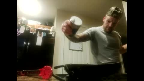 Snapshot of fkmylife6669 chatting on 12-17-25, 12:11 Nate online show from 12-17-25, 12:11