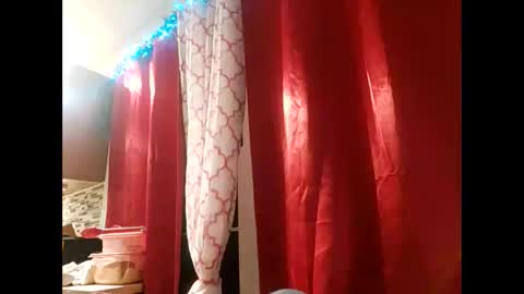 Snapshot of fkmylife6669 chatting on 12-18-25, 02:28 Nate online show from 12-18-25, 02:28