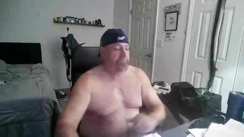 Florida guy online show from 10-26-25, 04:18