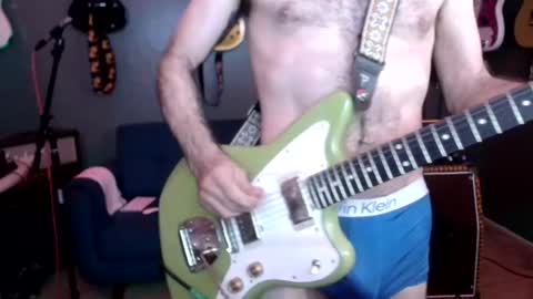 Snapshot of flanneldong chatting on 10-19-25, 05:30 Flannel Dong online show from 10-19-25, 05:30