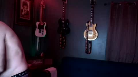 Snapshot of flanneldong chatting on 10-20-25, 11:10 Flannel Dong online show from 10-20-25, 11:10