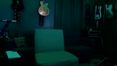 Snapshot of flanneldong chatting on 10-23-25, 02:27 Flannel Dong online show from 10-23-25, 02:27