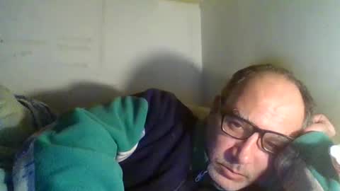 Snapshot of flashdreaming chatting on 04-03-26, 09:13 Carlo online show from 04-03-26, 09:13