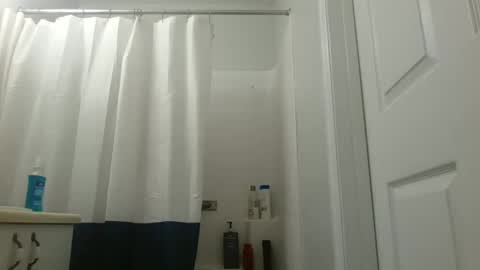 Snapshot of flboyz chatting on 10-03-25, 02:19 The Rain-Bro online show from 10-03-25, 02:19