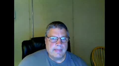 Snapshot of fletch32 chatting on 11-16-25, 07:52 jd online show from 11-16-25, 07:52