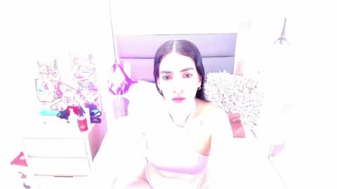   FLEUR   online show from 01-17-26, 07:28