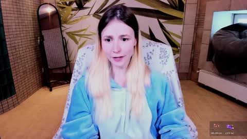 Snapshot of fleximona chatting on 05-16-26, 09:06 FlexiMona online show from 05-16-26, 09:06