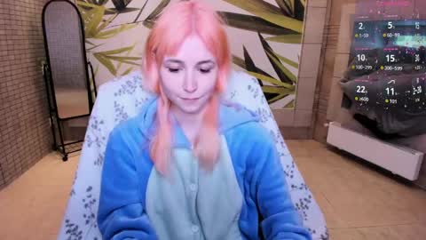 Snapshot of fleximona chatting on 05-23-26, 08:40 FlexiMona online show from 05-23-26, 08:40