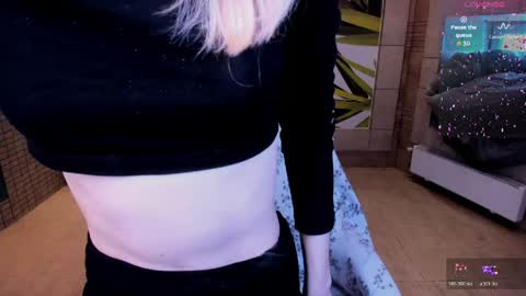 Snapshot of fleximona chatting on 05-31-26, 10:11 FlexiMona online show from 05-31-26, 10:11