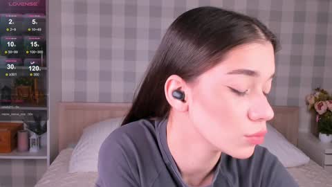 Emely  online show from 01-27-25, 03:26