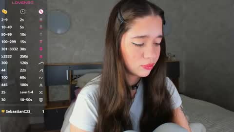 Snapshot of flirtykitty_ chatting on 06-20-26, 04:26 Emely online show from 06-20-26, 04:26