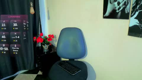 Snapshot of flor_gil chatting on 12-22-25, 06:43 flor_gil online show from 12-22-25, 06:43