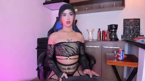 Snapshot of flor_pink chatting on 07-08-26, 02:16 Flor online show from 07-08-26, 02:16