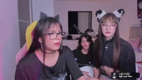 Snapshot of flora_angelical chatting on 09-21-25, 02:02 Angel online show from 09-21-25, 02:02