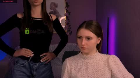 Snapshot of flora_ri chatting on 12-23-25, 09:29 just ask me online show from 12-23-25, 09:29