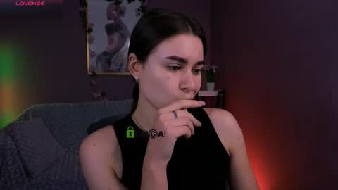 Snapshot of flora_ri chatting on 01-14-26, 10:21 just ask me online show from 01-14-26, 10:21