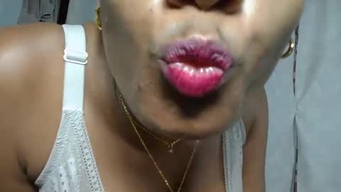 Snapshot of florencia011 chatting on 01-23-25, 02:55 florencia011 online show from 01-23-25, 02:55