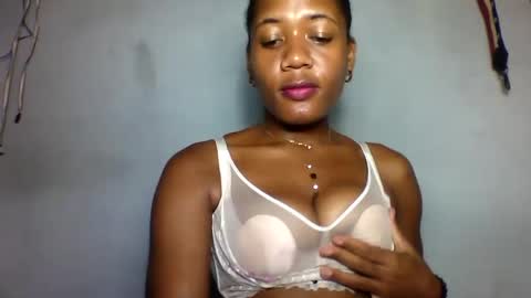 Snapshot of florencia011 chatting on 01-27-25, 06:20 florencia011 online show from 01-27-25, 06:20