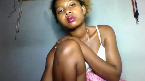 Snapshot of florencia011 chatting on 01-29-25, 12:01 florencia011 online show from 01-29-25, 12:01