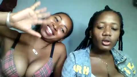 Snapshot of florencia011 chatting on 02-21-25, 04:18 florencia011 online show from 02-21-25, 04:18