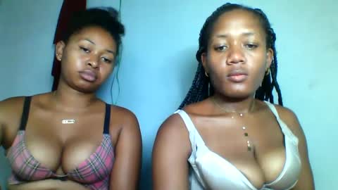Snapshot of florencia011 chatting on 02-22-25, 02:30 florencia011 online show from 02-22-25, 02:30