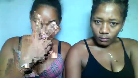 Snapshot of florencia011 chatting on 02-27-25, 07:44 florencia011 online show from 02-27-25, 07:44