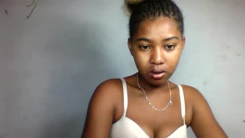 Snapshot of florencia011 chatting on 03-12-25, 08:19 florencia011 online show from 03-12-25, 08:19