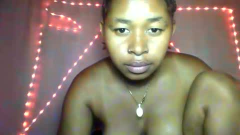 Snapshot of florencia011 chatting on 10-17-25, 06:54 florencia011 online show from 10-17-25, 06:54