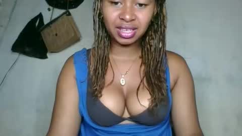 florencia011 online show from 10-29-25, 07:21