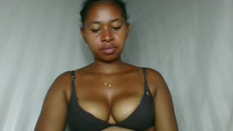 florencia011 online show from 12-14-25, 09:03