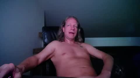 Snapshot of floridacat017 chatting on 10-19-25, 04:13 Double-D online show from 10-19-25, 04:13