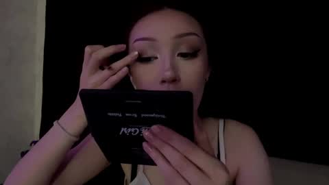Snapshot of florinebolevice chatting on 05-29-26, 09:24 Lucy online show from 05-29-26, 09:24