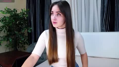 Snapshot of flouvet chatting on 09-20-25, 08:59 Flouvet online show from 09-20-25, 08:59