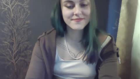 Snapshot of flower_bluee chatting on 12-17-24, 12:33 Ambika 3 online show from 12-17-24, 12:33