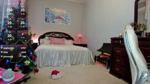 Nicole online show from 12-12-24, 07:19