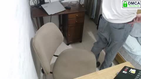 Snapshot of flowerbox chatting on 06-14-26, 08:05 flowerbox online show from 06-14-26, 08:05