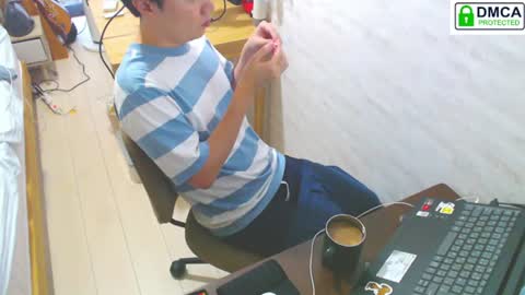 Snapshot of flowerbox chatting on 06-21-26, 09:01 flowerbox online show from 06-21-26, 09:01