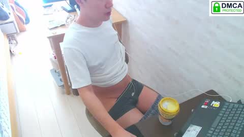 Snapshot of flowerbox chatting on 07-19-26, 06:50 flowerbox online show from 07-19-26, 06:50