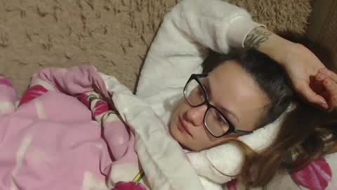 Snapshot of flowercandydoll chatting on 12-21-24, 12:20 say meow and send tip  online show from 12-21-24, 12:20