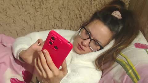 Snapshot of flowercandydoll chatting on 12-24-24, 10:39 say meow and send tip  online show from 12-24-24, 10:39