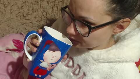 Snapshot of flowercandydoll chatting on 12-27-24, 10:16 say meow and send tip  online show from 12-27-24, 10:16