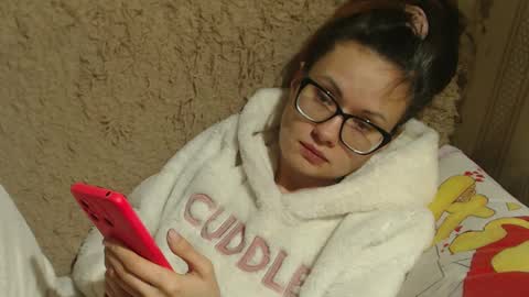 Snapshot of flowercandydoll chatting on 01-26-25, 02:41 say meow and send tip  online show from 01-26-25, 02:41
