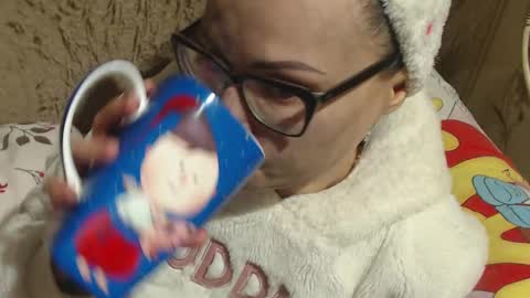 Snapshot of flowercandydoll chatting on 02-09-25, 10:11 say meow and send tip  online show from 02-09-25, 10:11