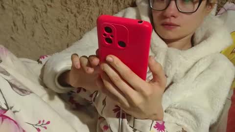 Snapshot of flowercandydoll chatting on 02-13-25, 05:26 say meow and send tip  online show from 02-13-25, 05:26