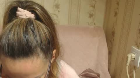 Snapshot of flowercandydoll chatting on 10-18-25, 09:10 say meow and send tip  online show from 10-18-25, 09:10